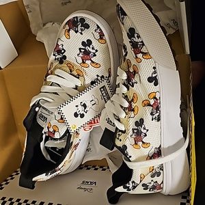 Vans x Disney Mickey Mouse 2018 Never Worn NWT Box Mens 6.5/Womens 8 Ultra Shoe